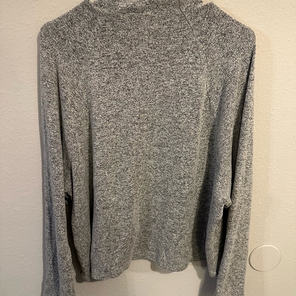 H&M Grey Turtleneck - Picture 3 of 4